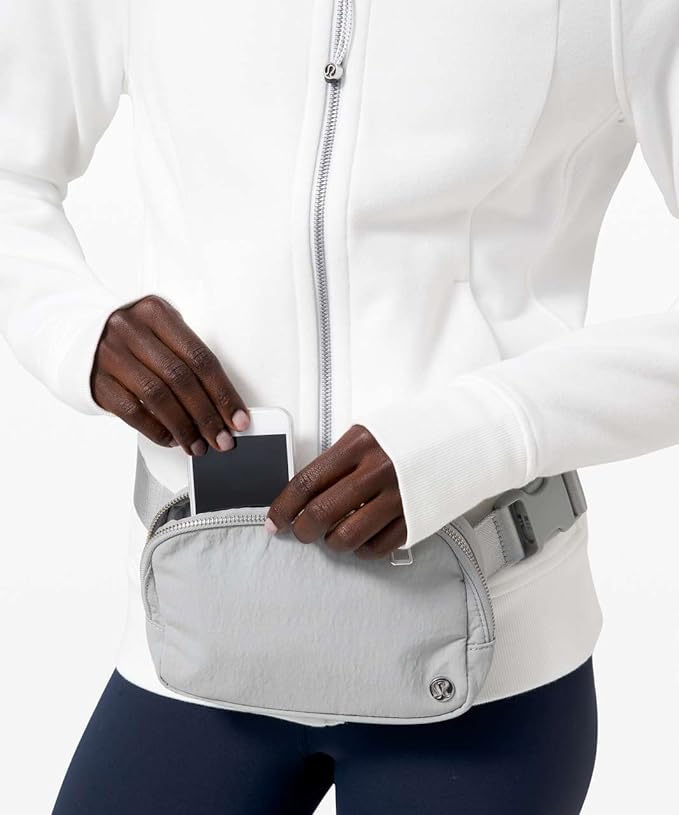 Lululemon Athletica, Lululemon Everywhere Belt Bag 1L (Silver Drop)